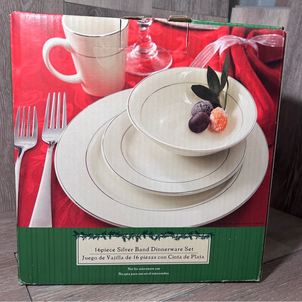 NIB 16-Piece Gold Prestige Ceramic Dinnerware Set | Elegant Tableware | Holiday
